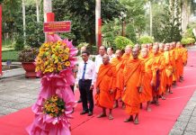 Đoàn đại biểu Hội Đoàn kết Sư sãi yêu nước tỉnh viếng Đền thờ Bác Hồ và Nghĩa trang Liệt sĩ trước thềm diễn ra Đại hội nhiệm kỳ 2025 – 2030